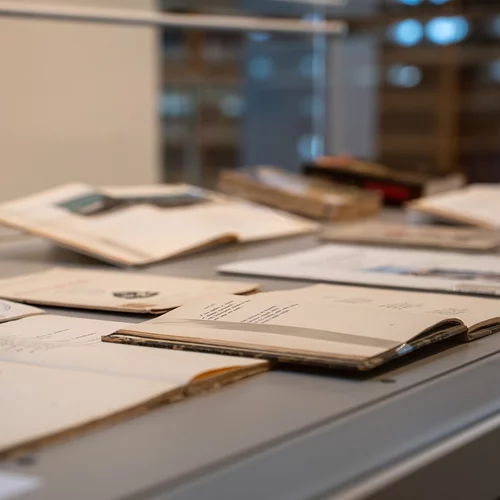 Η Εθνική Βιβλιοθήκη παρουσιάζει τη "(Μελο)ποίηση"