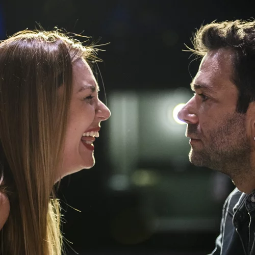 Το "Θέλω να σου κρατάω το χέρι" του Τάσο Ιορδανίδη επιστρέφει για λίγες παραστάσεις