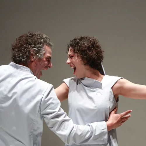 Τρεις θεατρικές παραστάσεις επιστρέφουν στο σανίδι