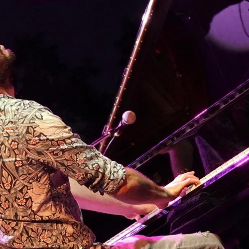 Ο Δρ. Τζέκιλ και ο κύριος Χάιντ συναντούν το πιάνο του Νικόλα Αναδόλη