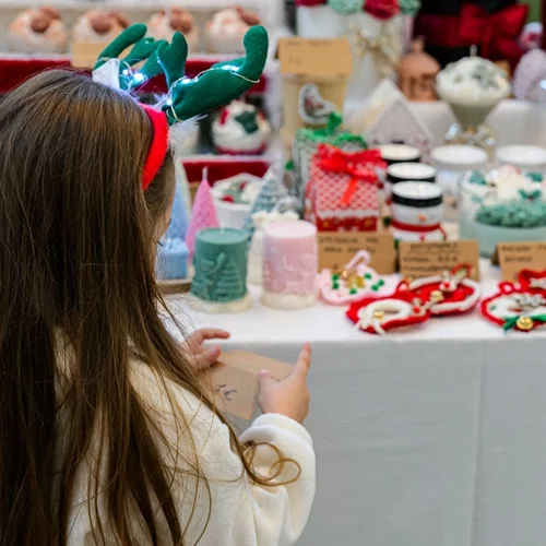 Το Creators’ Market επιστρέφει στην Κυψέλη με γιορτινή διάθεση