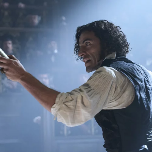 Ο Όσκαρ Άιζακ είναι ο δόκτωρ και ο Τζέικομπ Ελόρντι το τέρας στο "Φρανκενστάιν" του ντελ Τόρο