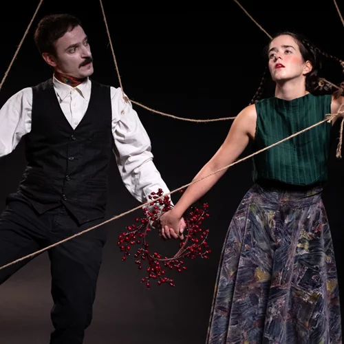 "Ένα Κουκλόσπιτο" σε ανθρώπινη κίνηση – Η Loxodox ξαναγράφει τον Ίψεν