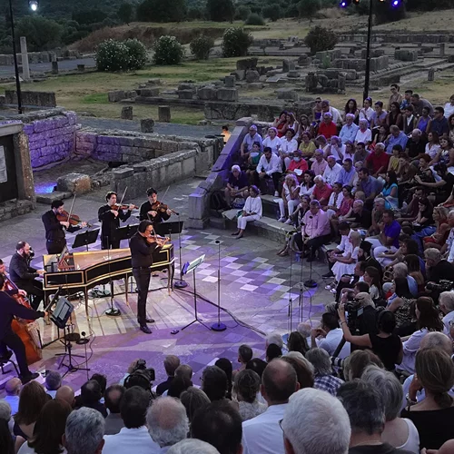 Το Μέγαρο βγαίνει... έξω από το Μέγαρο για άλλο ένα καλοκαίρι