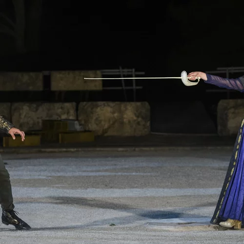 Θεατρική αυλαία στο Αττικό Άλσος