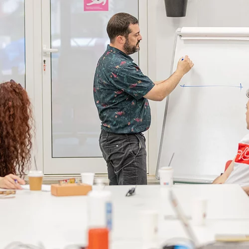 Σκιτσάρουμε παρέα με τον Pan Pan στη Δημοτική Αγορά Κυψέλης