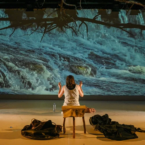 "Ο ομφαλός της γης" – Μια μουσικοθεατρική προφητεία για τον πλανήτη στην Εναλλακτική Λυρική Σκηνή