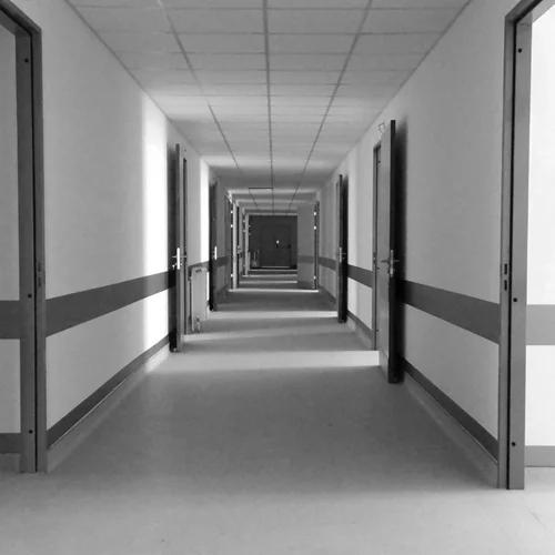 Το "Solaris" στο Άσυλο Ανιάτων από τον Θοδωρή Αμπαζή