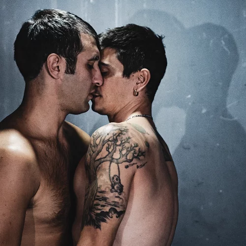 "Cleansed": Δείτε νέες φωτογραφίες και τρέιλερ για την πολυαναμενόμενη παράσταση του Δημήτρη Καραντζά