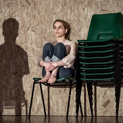 Η Εμίλια Κλαρκ "Νίνα" στο Γλάρο του Τσέχοφ στο Μέγαρο μέσω του National Theatre Live