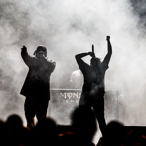 Μετράμε αντίστροφα για το Off the Hook στο "SKRA Dynasty"