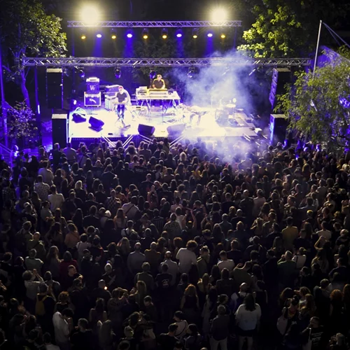 Νοσταλγώντας το μέλλον για δύο μέρες στο Αγοραφοβικό Φεστιβάλ 2024