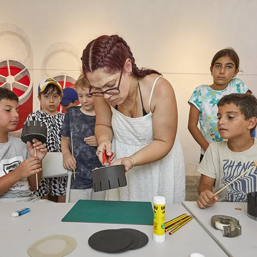 Στη Σαντορίνη μαθαίνουμε να κάνουμε σινεμά μαζί