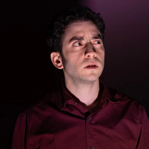 Update | "Το κόκκινο δωμάτιο": Αυλαία για τη γοτθική ιστορία που ανεβαίνει σε έναν ιδιαίτερο χώρο