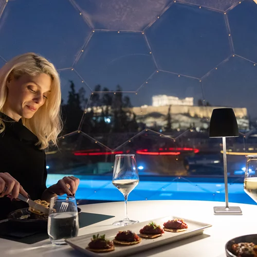 Let’s Bubble: Μια Γαστρονομική Εμπειρία σε Ιγκλού με Θέα την Ακρόπολη