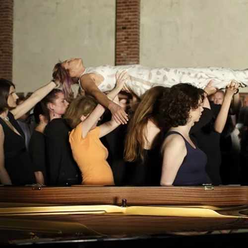 "Human Requiem in Eleusis": Οι Jochen Sandig και Sasha Waltz μιλούν για την παράσταση-ύμνο στη θνητότητά μας