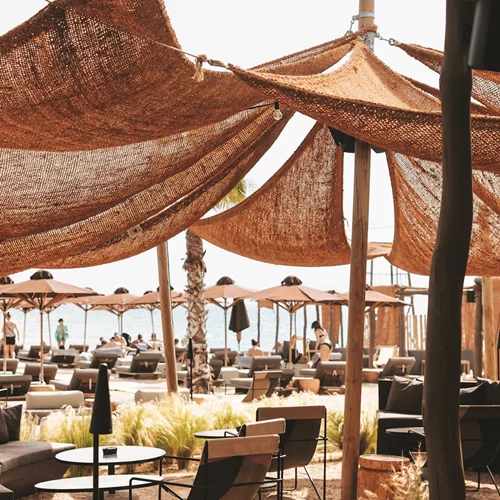 The C - Beach Restaurant: Καλοκαίρι σαν σε νησί
