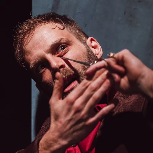 Ο Όμηρος Πουλάκης ντύνεται ξανά Ντον Ζουάν