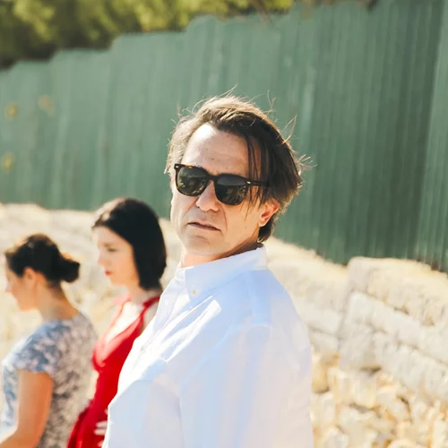 "Άλλες εποχές": Το αινιγματικό έργο του Πίντερ ανεβάζει το Θέατρο της Οδού Κυκλάδων