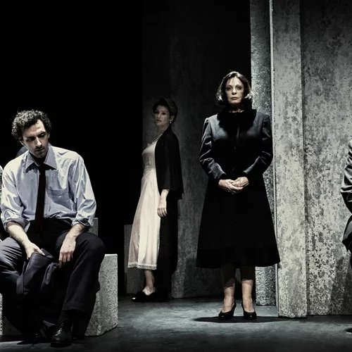 "Ο θάνατος του εμποράκου": Πρώτες φωτογραφίες από την παράσταση του Γιώργου Νανούρη