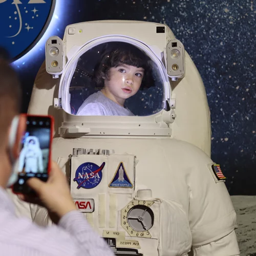 Δείτε τις παράλληλες εκδηλώσεις της έκθεσης "Life in Space"