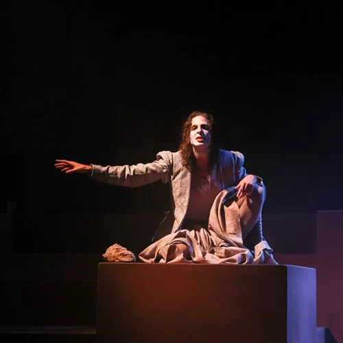 Παράταση για την Άννα Κοκκίνου και το "Συμπόσιο" του Πλάτωνα