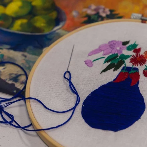 Μαθαίνουμε να κεντάμε με έμπνευση τη συλλογή του Ιδρύματος Γουλανδρή