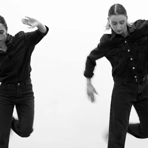 Η Ίρις Καραγιάν μάς ρωτά: "Ποια είναι τα σώματα της εποχής μας;"