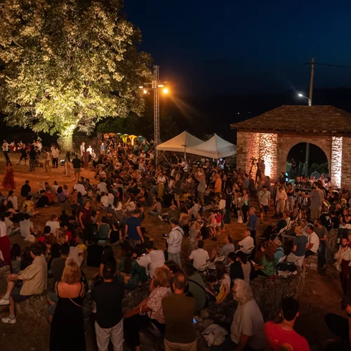 "Γιατί ‘ναι μαύρα τα βουνά ’24": Κλαρίνα, πίπιζες και νεοκρυφο-αποικιοκράτες στην Κόνιτσα