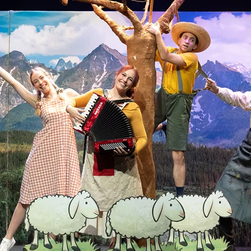 "Ο ψεύτης βοσκός" και η παρέα του δημιουργούν μια ξεκαρδιστική και ταυτόχρονα διδακτική παράσταση