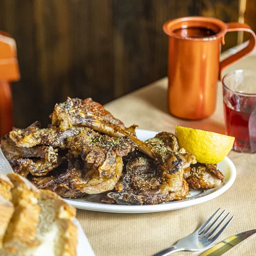 Πού τρώει (σοβαρά) παϊδάκια η Αθήνα