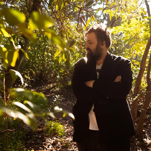 Γιάννη Βεσλεμέ, πώς έφτιαξες τον θαυμαστό κόσμο του "Αγαπούσε τα Λουλούδια Περισσότερο";