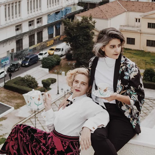 Η Πειραματική Σκηνή του Εθνικού κερνάει "Μπατόν σαλέ" και συνεντεύξεις σε ελαφριά ατμόσφαιρα