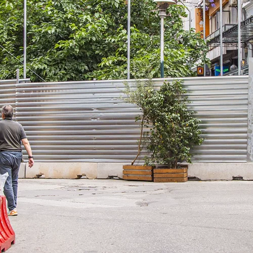 Τι δήλωσε ο ΣΑΔΑΣ Τμήματος Αττικής για τη διάσωση της μπλε πολυκατοικίας από το εργοτάξιο του μετρό στα Εξάρχεια