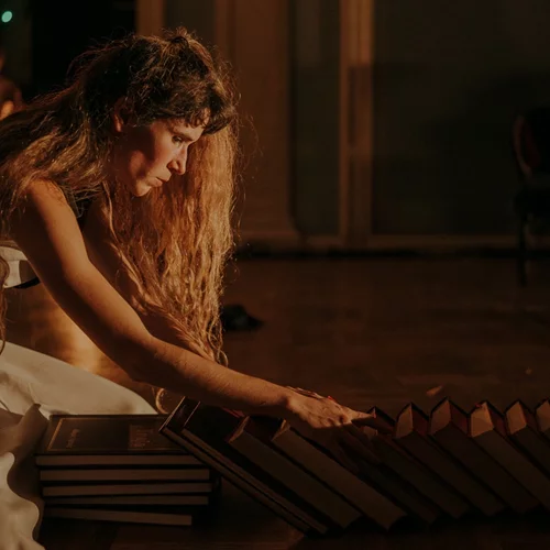 Η Αλίκη Στενού μοιράζεται μαζί μας τον κόσμο της