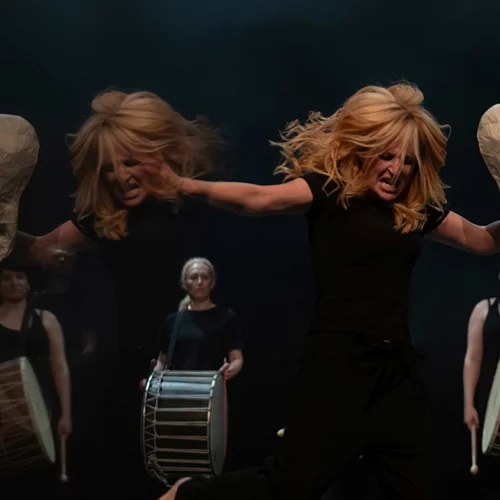 Οι "Βάκχες" της Έλενας Μαυρίδου στην Αττική, με στάση στο Ηρώδειο