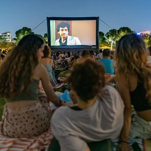 ΚΠΙΣΝ: Οι προβολές ταινιών στο πάρκο του "Νιάρχου" συνεχίζονται τον Αύγουστο και το Σεπτέμβριο - Δείτε το πρόγραμμα