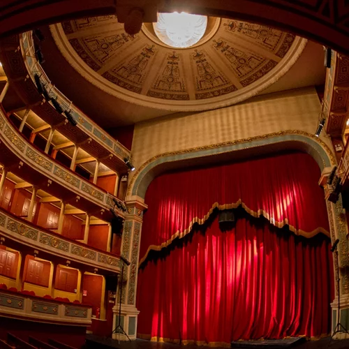 Το ΔΗΠΕΘΕ Πάτρας αναζητά νέο καλλιτεχνικό διευθυντή