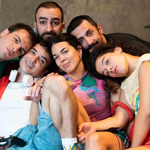 "Τζέλα, Λέλα, Κόρνας και … ο Κλεομένης": Η εμβληματική κωμωδία της Συντεχνίας του Γέλιου κάνει πρεμιέρα