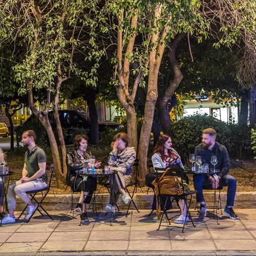 Τρεις στάσεις στη μίνι πιάτσα της Μαιάνδρου