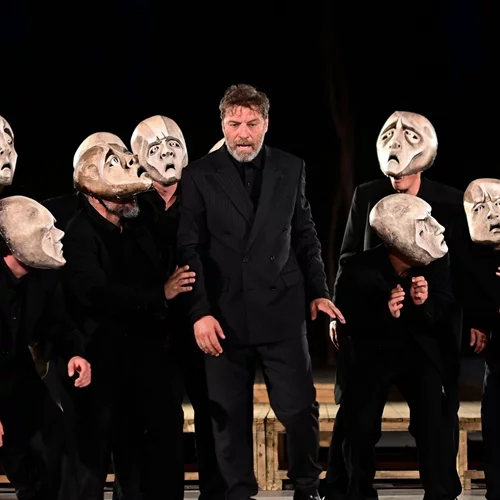 Πρώτες φωτογραφίες από τον "Οιδίποδα Τύραννο" με τον Γιάννη Στάνκογλου