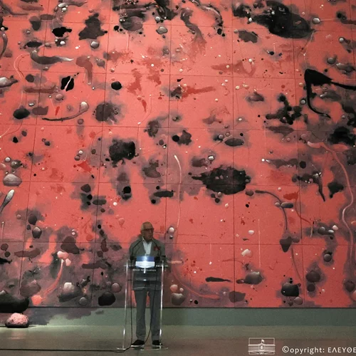 Ένα επιβλητικό έργο του Κώστα Τσόκλη κοσμεί πλέον το Καπνεργοστάσιο