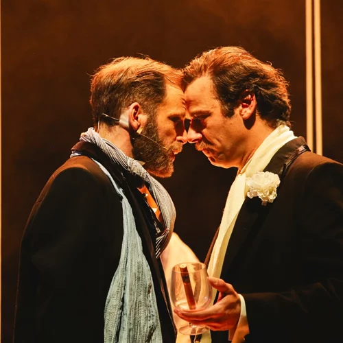 Το "Όσα παίρνει ο άνεμος" σε αμερικανικό εξώφυλλο πριν το Δημοτικό Θέατρο Πειραιά