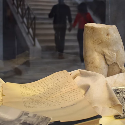 Αθέατο Μουσείο: Ένα μαρμάρινο άγαλμα της Αφροδίτης στο Εθνικό Αρχαιολογικό Μουσείο