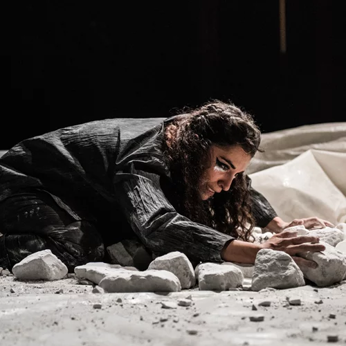 Συζήτηση για τον Μίνωα Βολανάκη με αφορμή την "Αντιγόνη, μετέωρη" της Ρηνιώς Κυριαζή