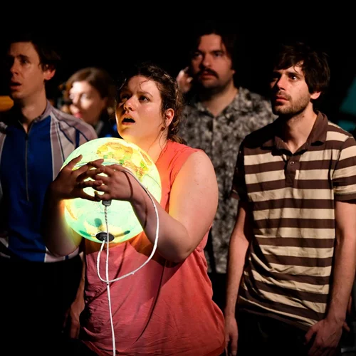 Η Ελένη Μποζά γράφει για το "Εμείς, οι ημιάνθρωποι του πουθενά (Philellines #21ος)"