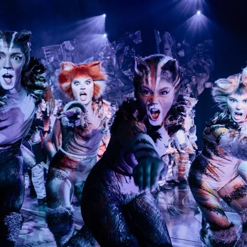 Το αγαπημένο μιούζικαλ "Cats" στο Christmas Theater