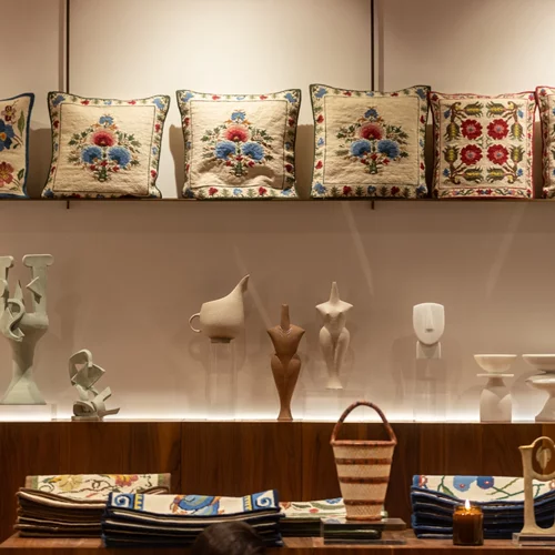 Το Μουσείο Κυκλαδικής Τέχνης φιλοξενεί αριστουργήματα της ελληνικής οικοτεχνίας του Ε.Κ.Κ.Α.