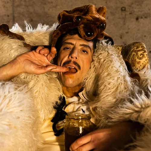 Η "Αρκούδα" του Άντον Τσέχωφ επιστρέφει στο "Αμφι-θέατρο"