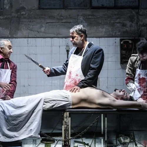 Οι έμποροι της Βενετίας: Τι ακριβώς συμβαίνει με τη νέα παράσταση του Βασίλη Μπισμπίκη